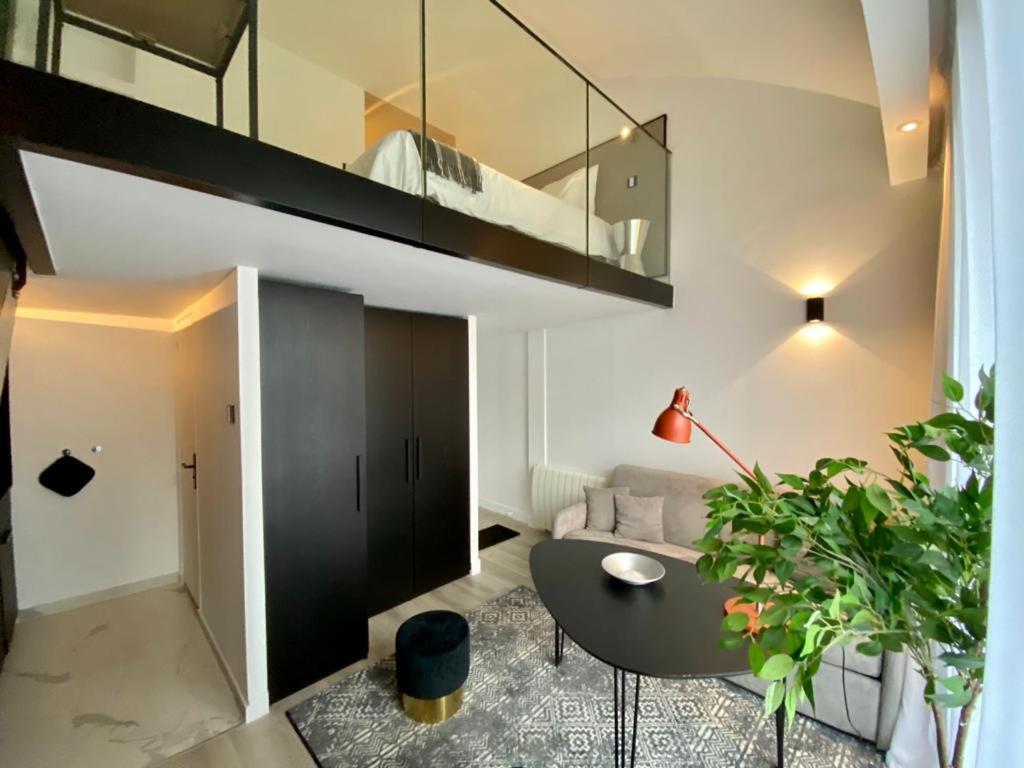 Apartment B0 Mini Loft Duplex 175blo-paris Convention Paris